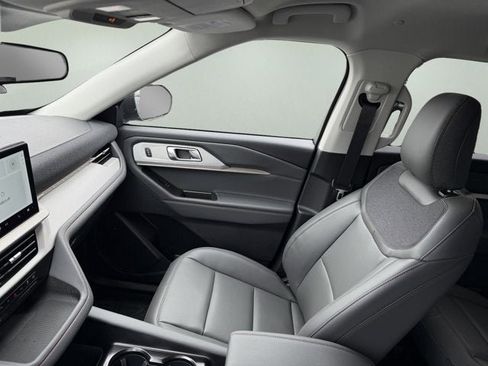 New 2026 Ford Explorer Active w/ Active Comfort Package image 16