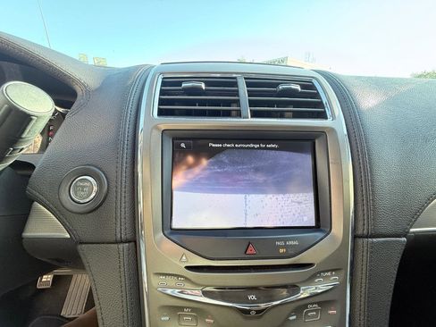 Used 2013 Lincoln MKX FWD image 16