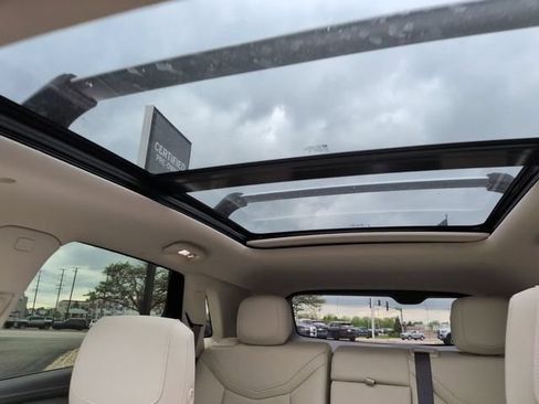 Used 2023 Cadillac XT5 Premium Luxury w/ Technology Package FWD image 21