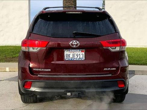 Used 2019 Toyota Highlander XLE image 4