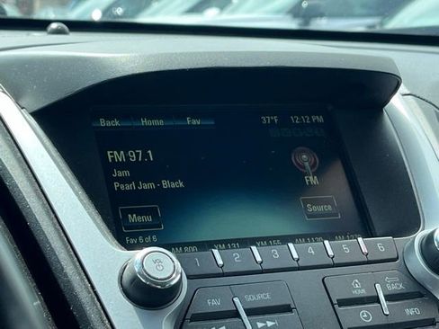 Used 2017 Chevrolet Equinox LT w/ Convenience Package image 18