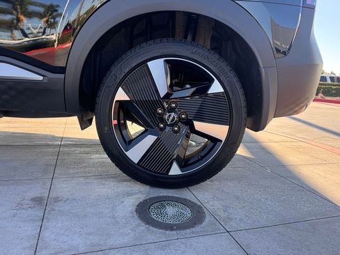 New 2026 Nissan Kicks SR w/ Illumination Package image 8