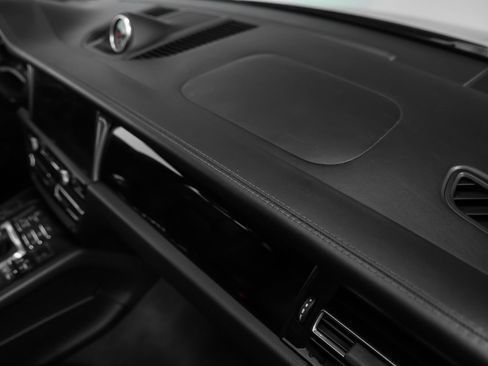 Certified 2020 Porsche Macan AWD/4WD image 22
