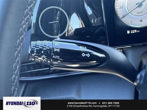 Used 2025 Hyundai Elantra SEL image 19