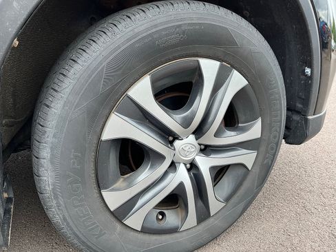 Used 2018 Toyota RAV4 LE w/ All Weather Liner Package AWD/4WD image 10