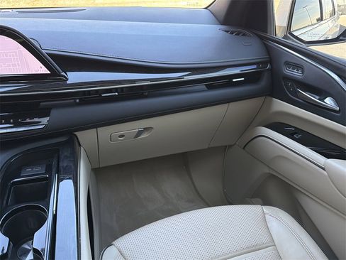 Used 2021 Cadillac Escalade Premium Luxury w/ Driver Assist Tech Package image 26