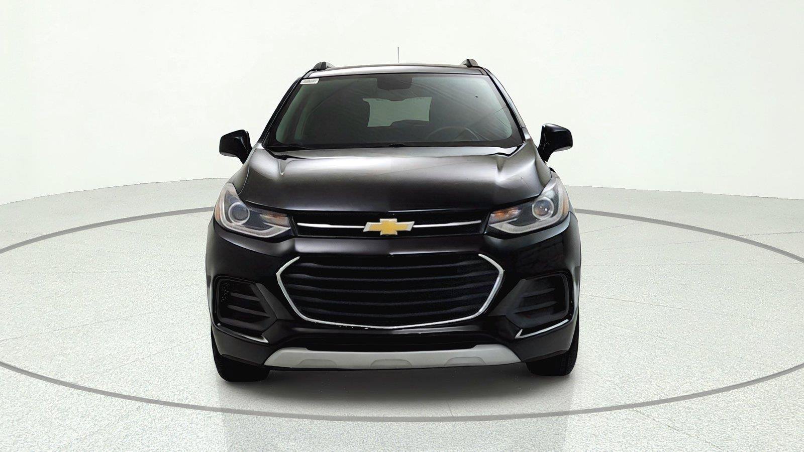Used 2022 Chevrolet Trax LT w/ LT Convenience Package AWD/4WD image 2