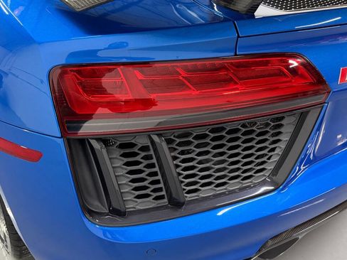 Used 2017 Audi R8 V10 plus w/ Full Leather Package image 26