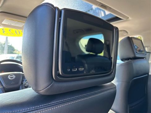 Used 2023 Nissan Armada Platinum w/ Captain's Chairs Package image 17