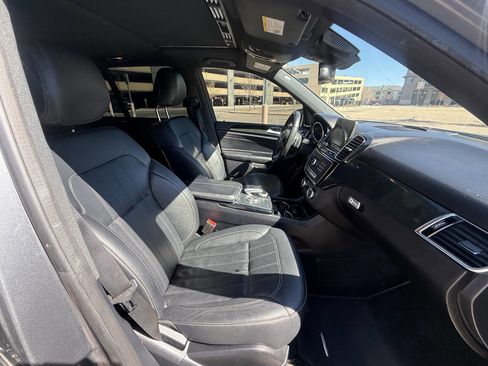 Used 2019 Mercedes-Benz GLE 400 GLE 400 4MATIC AWD 4dr SUV w/ Premium 1 Package image 19