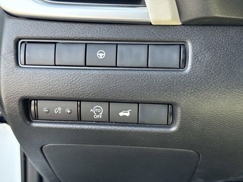 Used 2026 Nissan Rogue SV image 29