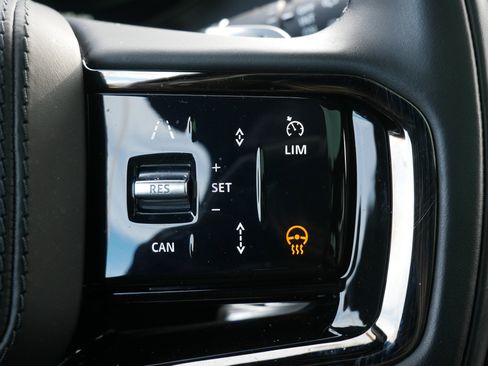 Used 2025 Land Rover Range Rover Sport Dynamic SE image 21