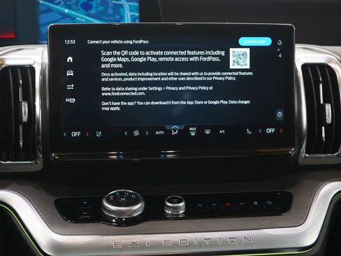 Used 2025 Ford Expedition Platinum image 22