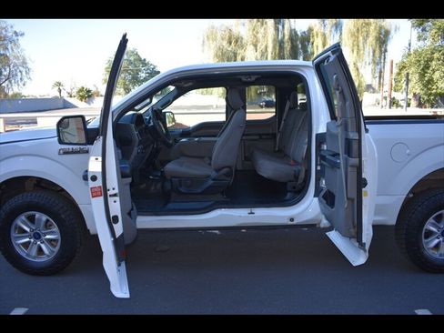 Used 2018 Ford F150 XLT w/ Max Trailer Tow Package image 18