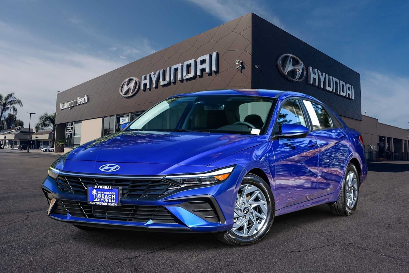 Certified 2024 Hyundai Elantra SEL FWD image 1