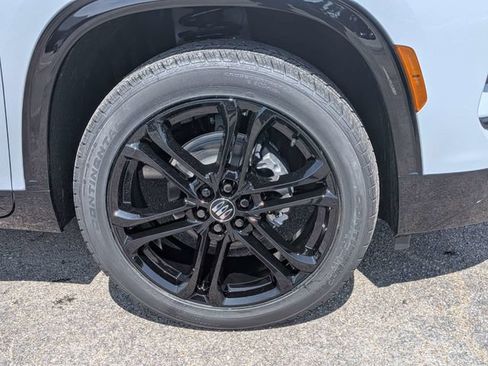 New 2026 Buick Enclave Sport Touring w/ Power Package FWD image 10