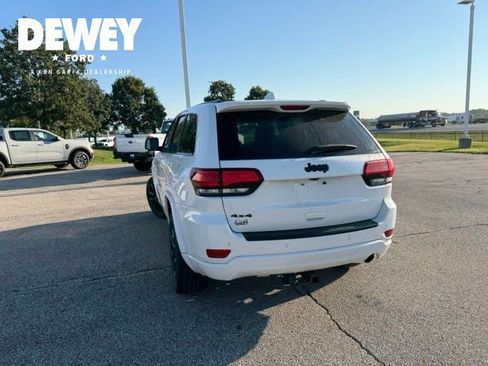 Used 2017 Jeep Grand Cherokee Altitude AWD/4WD image 11