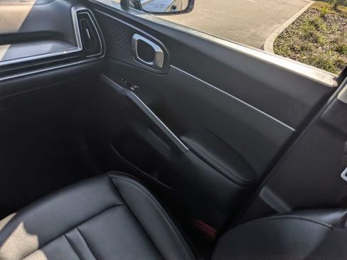Used 2025 Kia Sorento S FWD image 16