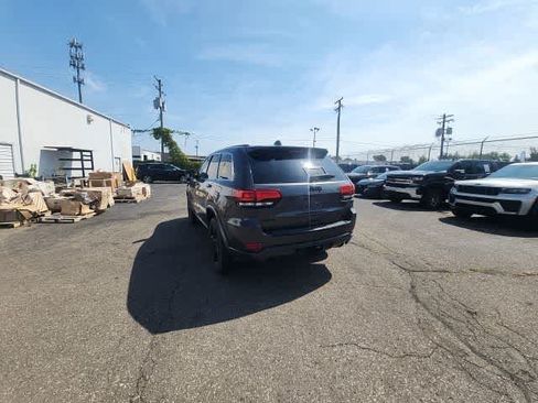 Used 2015 Jeep Grand Cherokee Altitude AWD/4WD image 18
