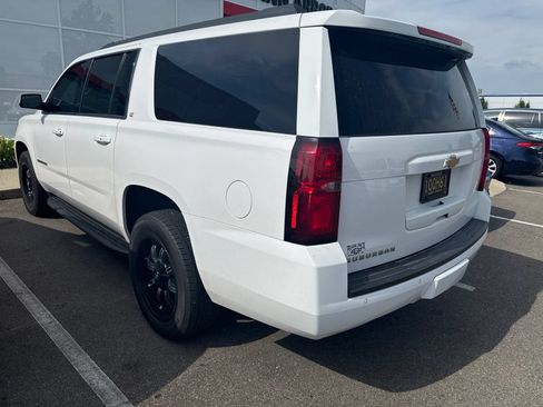 Used 2020 Chevrolet Suburban LT w/ Luxury Package AWD/4WD image 3