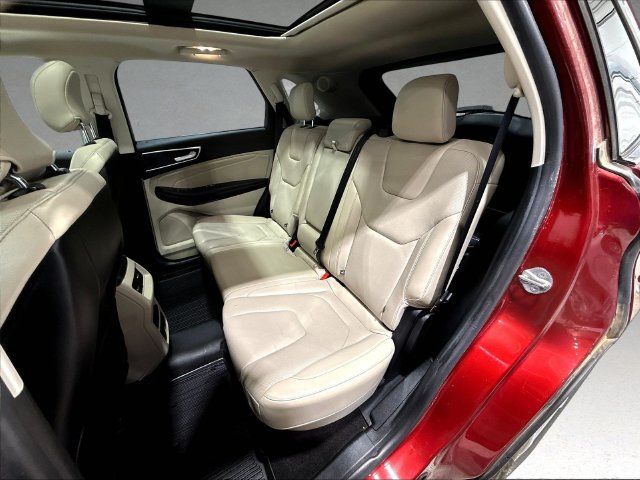 Used 2019 Ford Edge Titanium w/ Equipment Group 301A AWD/4WD image 26