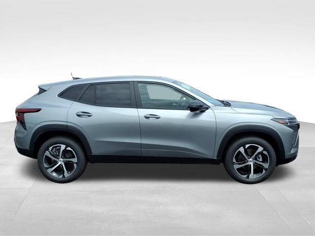 New 2026 Chevrolet Trax RS w/ Sunroof Package FWD image 2