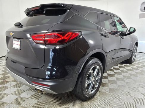 Used 2023 Chevrolet Blazer LT image 3
