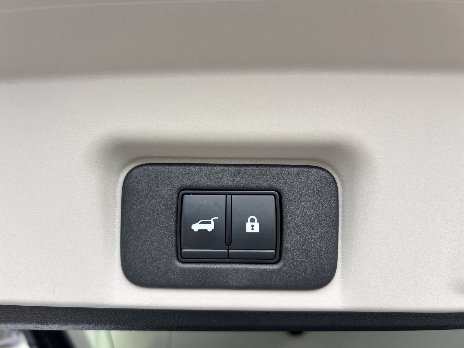Used 2023 Nissan Ariya FWD image 24