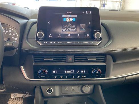 Used 2023 Nissan Rogue SV image 22