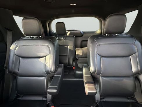 Used 2020 Ford Explorer XLT w/ Equipment Group 202A AWD/4WD image 24