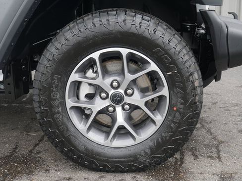 Used 2024 Jeep Wrangler Sport S image 12