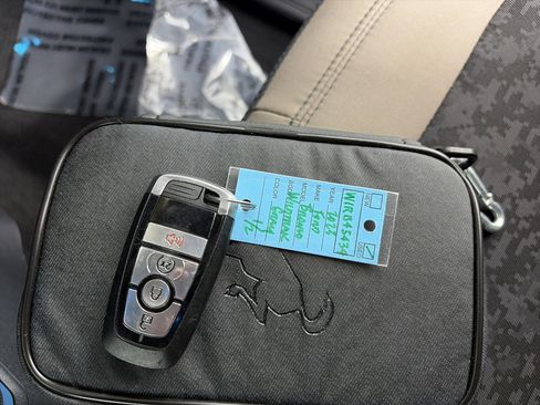 Used 2023 Ford Bronco Wildtrak image 33