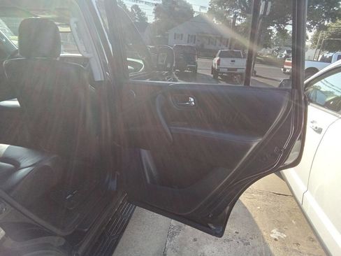 Used 2020 Nissan Armada SL image 6