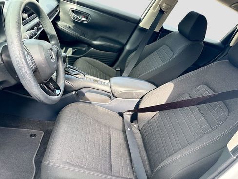 Used 2025 Honda HR-V LX image 19