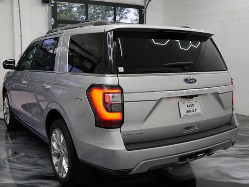 Used 2019 Ford Expedition Limited w/ Equipment Group 302A AWD/4WD image 14