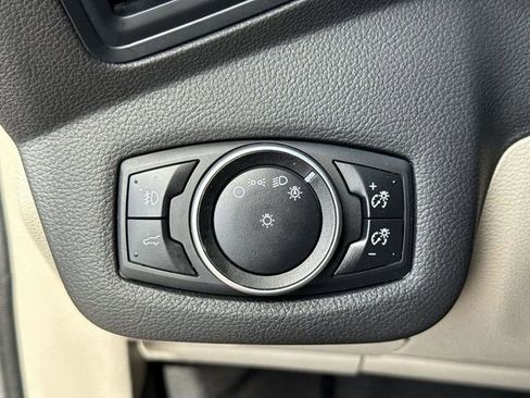 Used 2017 Ford Escape SE w/ SE Leather Comfort Package image 36