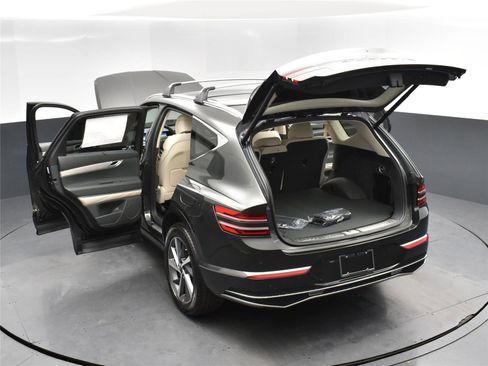 Used 2025 Genesis GV80 2.5T Select image 15