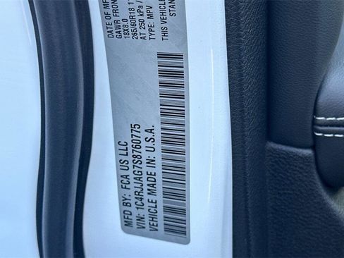 New 2025 Jeep Grand Cherokee L Laredo w/ Luxury Tech Group I image 27