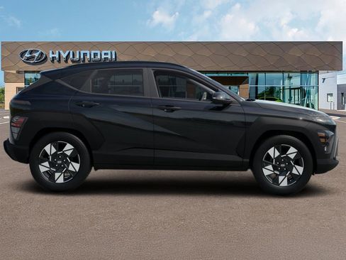 Used 2025 Hyundai Kona SEL image 5
