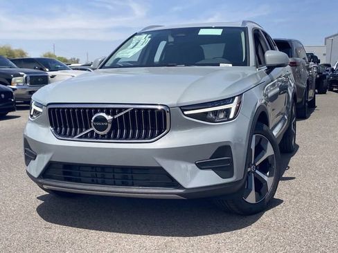 Certified 2025 Volvo XC40 B5 Core w/ Protection Package Premier image 2