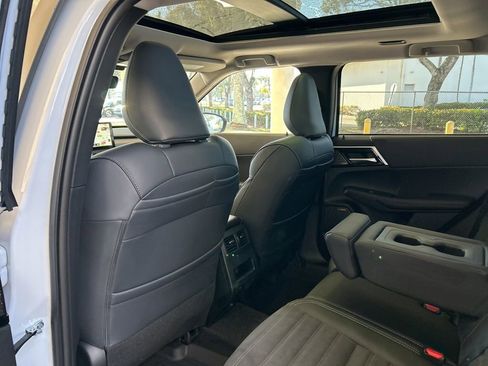 New 2026 Mitsubishi Outlander SE image 37