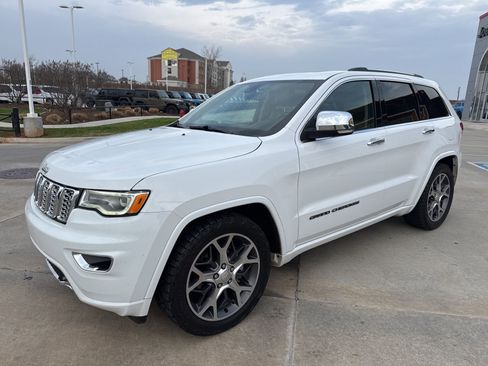 Used 2019 Jeep Grand Cherokee Overland image 3