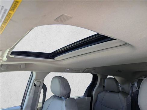 Used 2023 Toyota Sienna XLE image 15