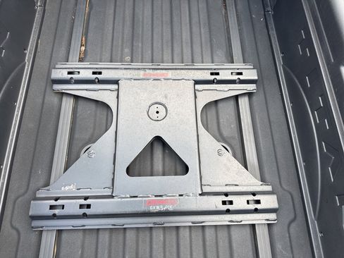 Used 2018 Nissan Titan PRO-4X w/ Pro-4x Convenience Package image 18