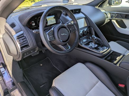 Used 2022 Jaguar F-TYPE R image 18
