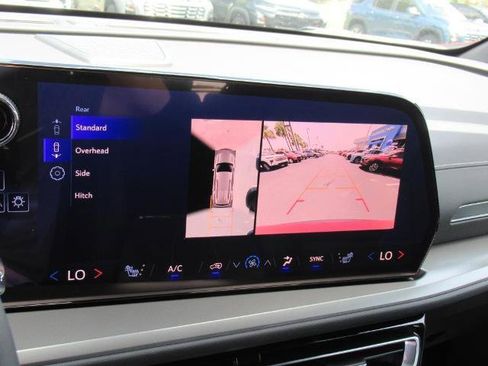 New 2025 Chevrolet Traverse LT w/ Enhanced Driving Package image 22