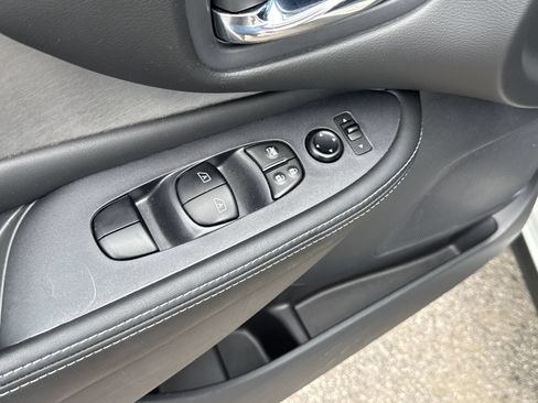 Used 2024 Nissan Murano SV w/ SV Midnight Edition Package FWD image 14