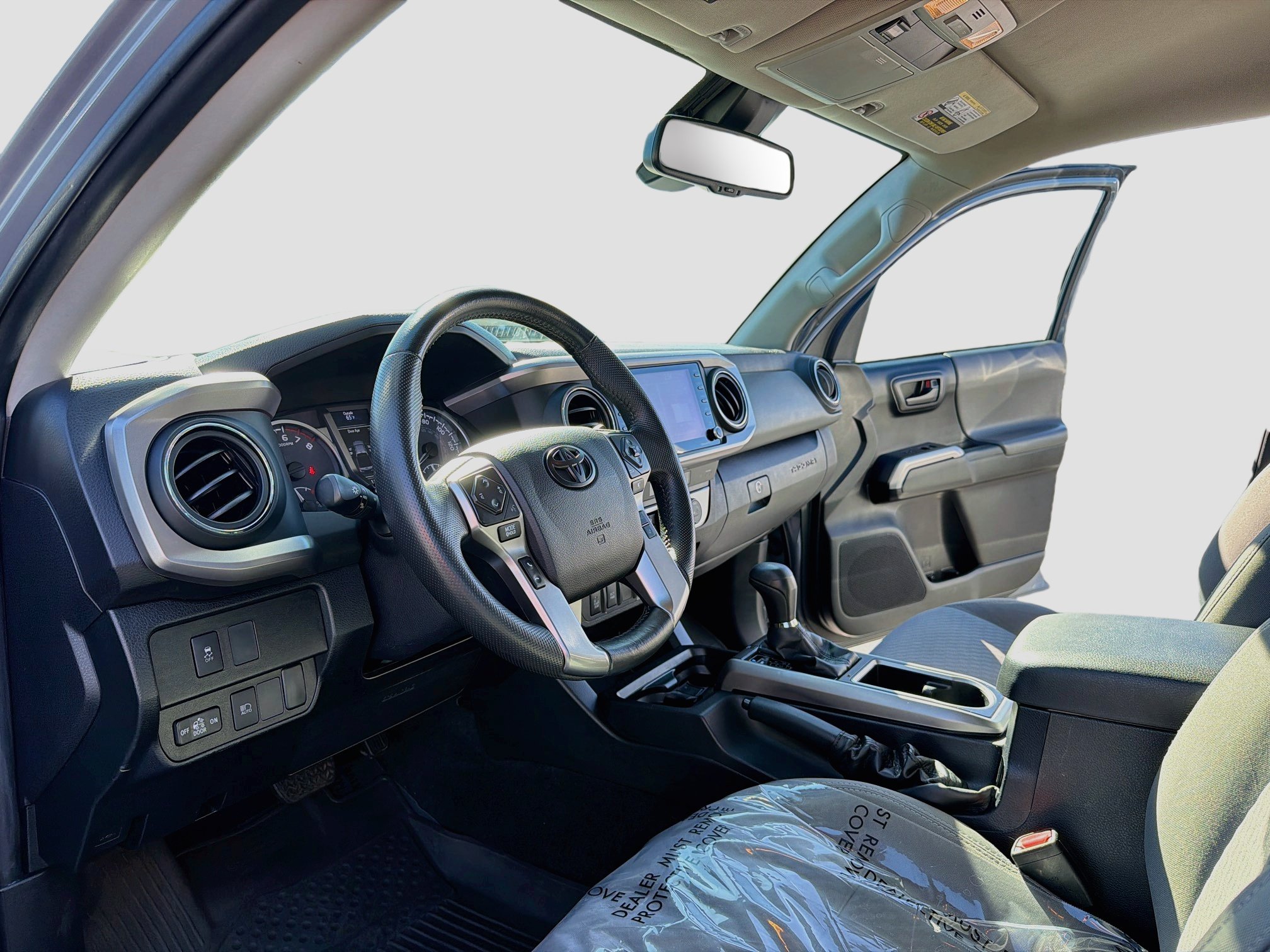 Used 2021 Toyota Tacoma SR5 w/ Technology Package AWD/4WD image 10
