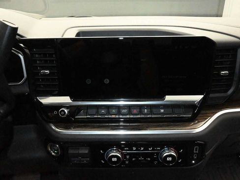 Used 2026 GMC Sierra 1500 Elevation w/ Elevation Select Package AWD/4WD image 19