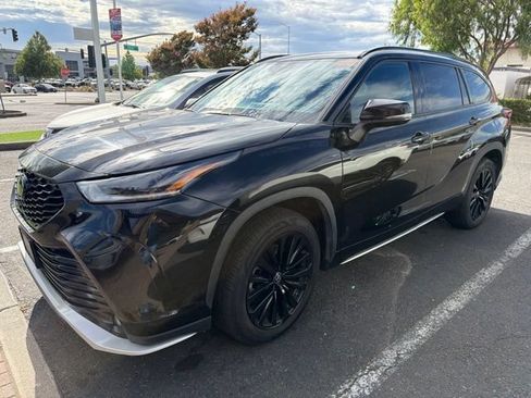 Used 2023 Toyota Highlander XSE AWD/4WD image 13